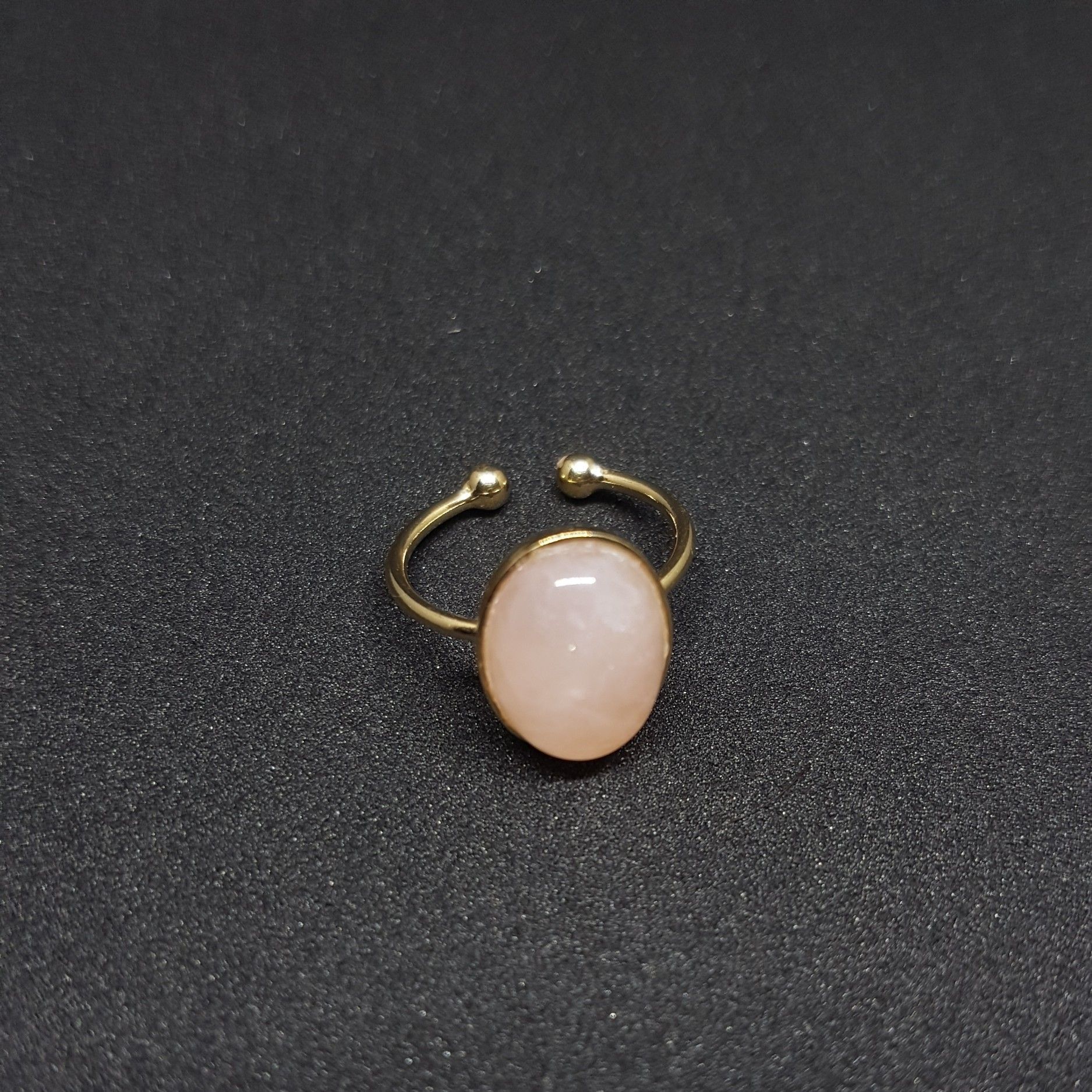Bague plaqué or cabochon quartz rose