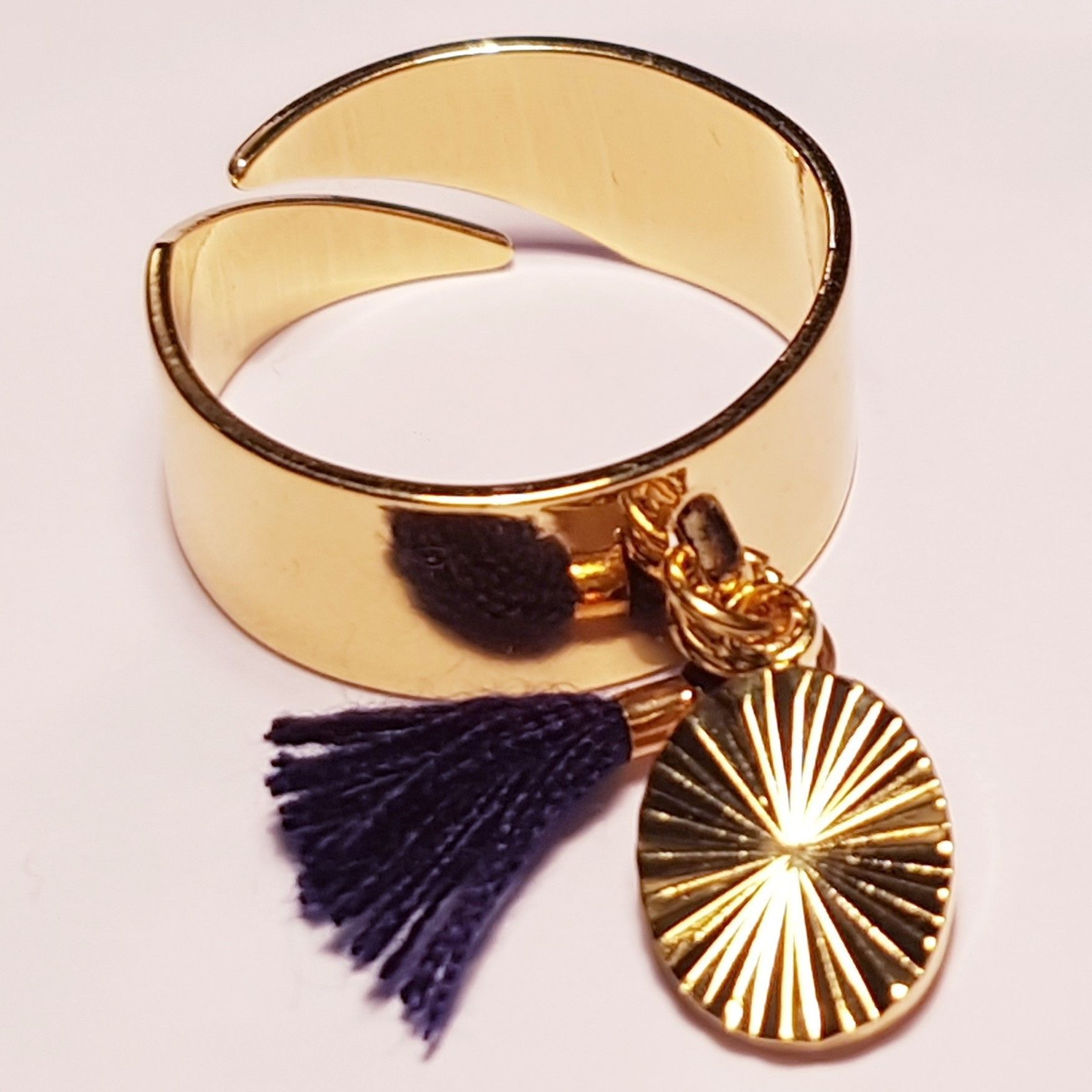 Bague réglable dorée avec pampilles