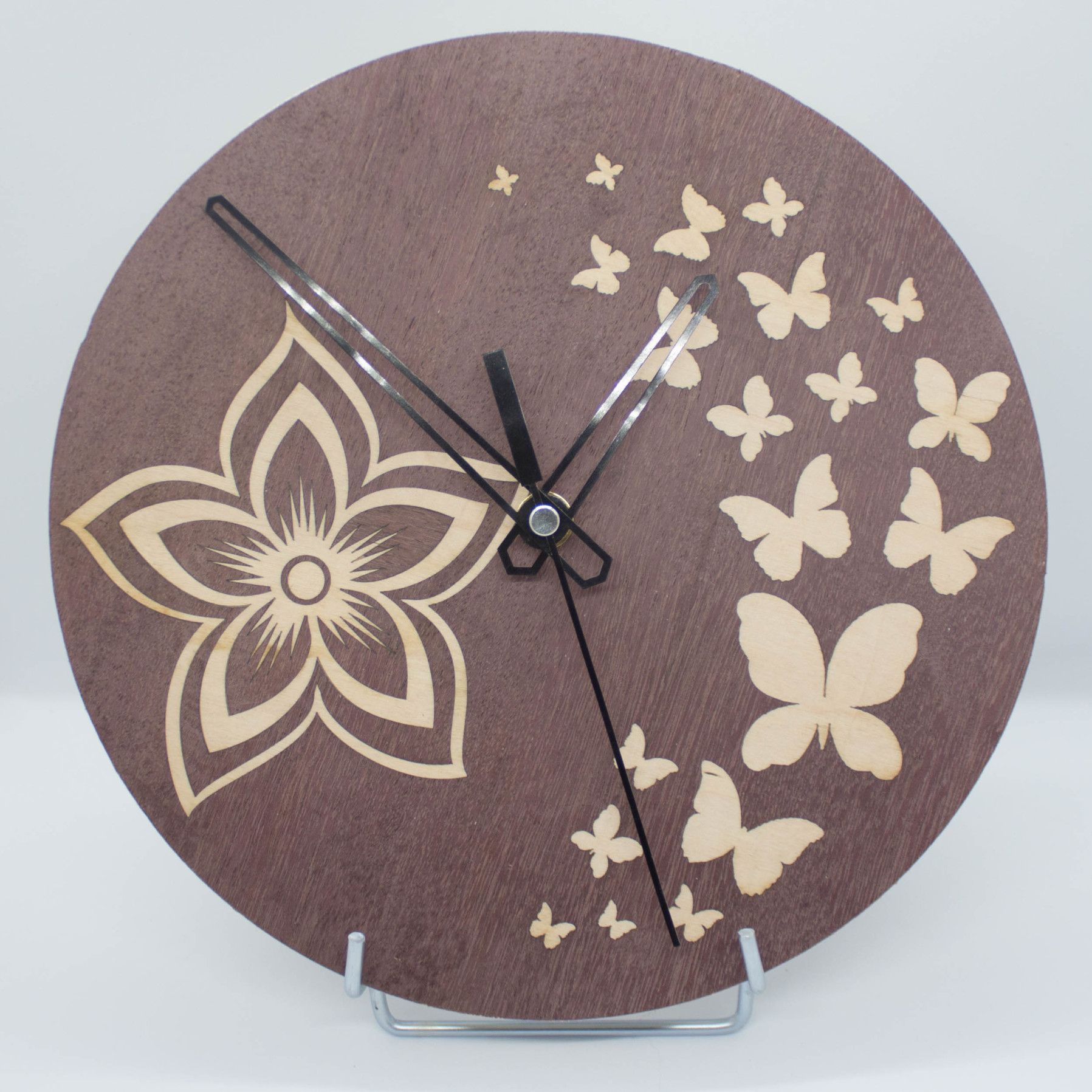 Horloge en marqueterie