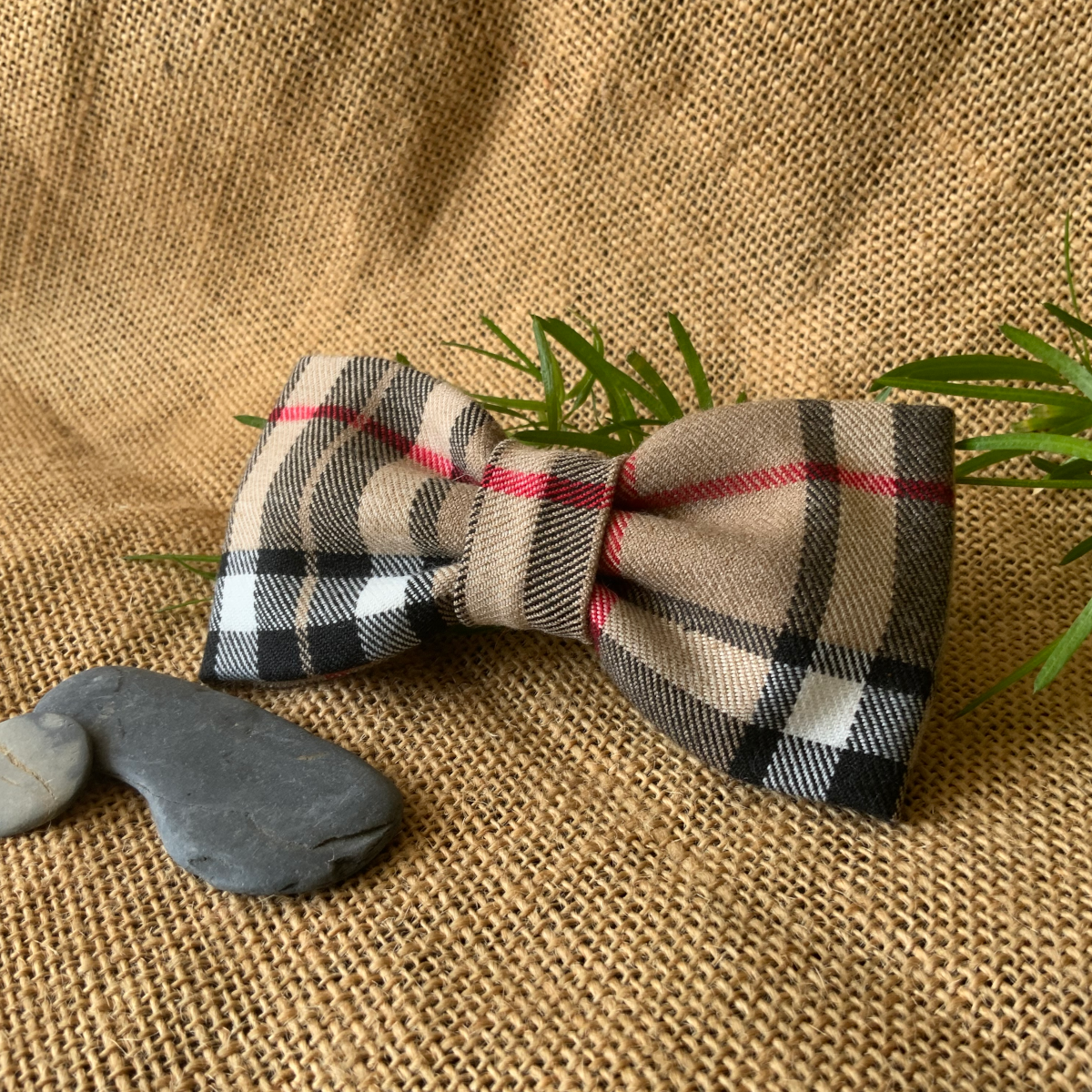 Incontournable noeud papillon style Burberry