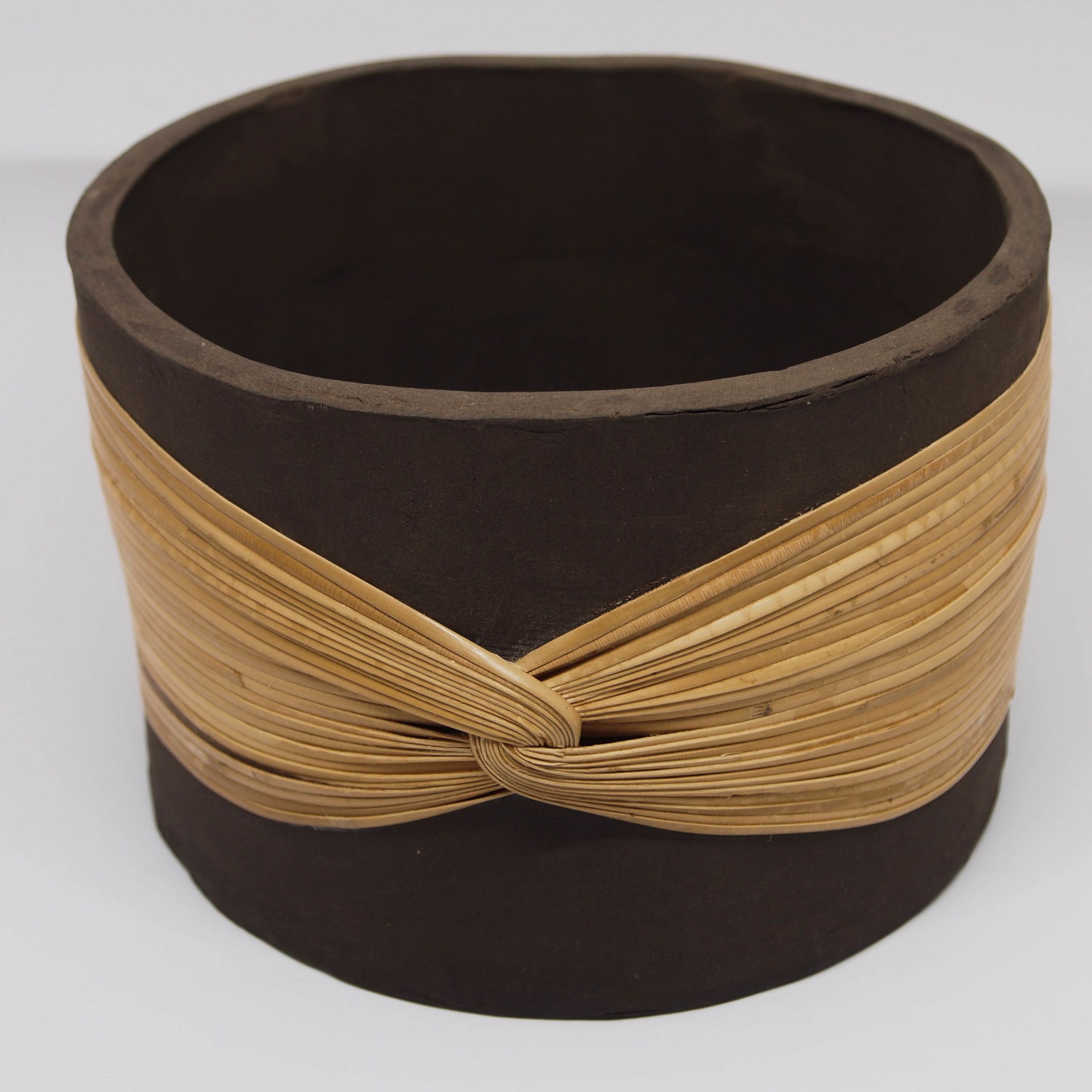 cache-pot et noeud japonnais