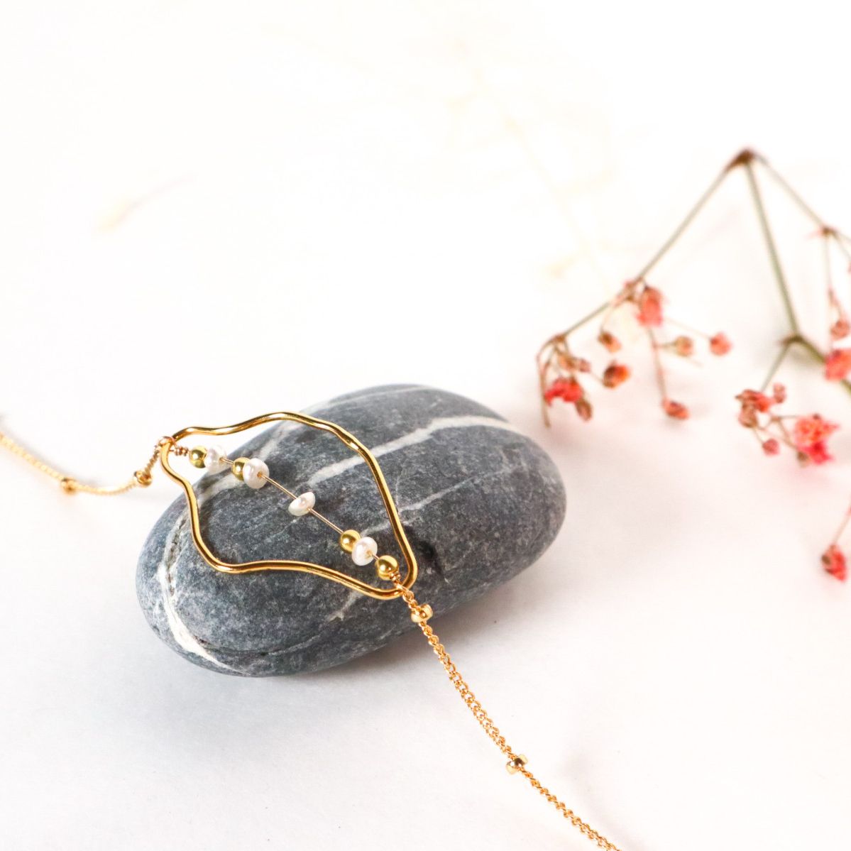 Bracelet Nuage - Or et Perles de Culture blanches mobiles sur un fil