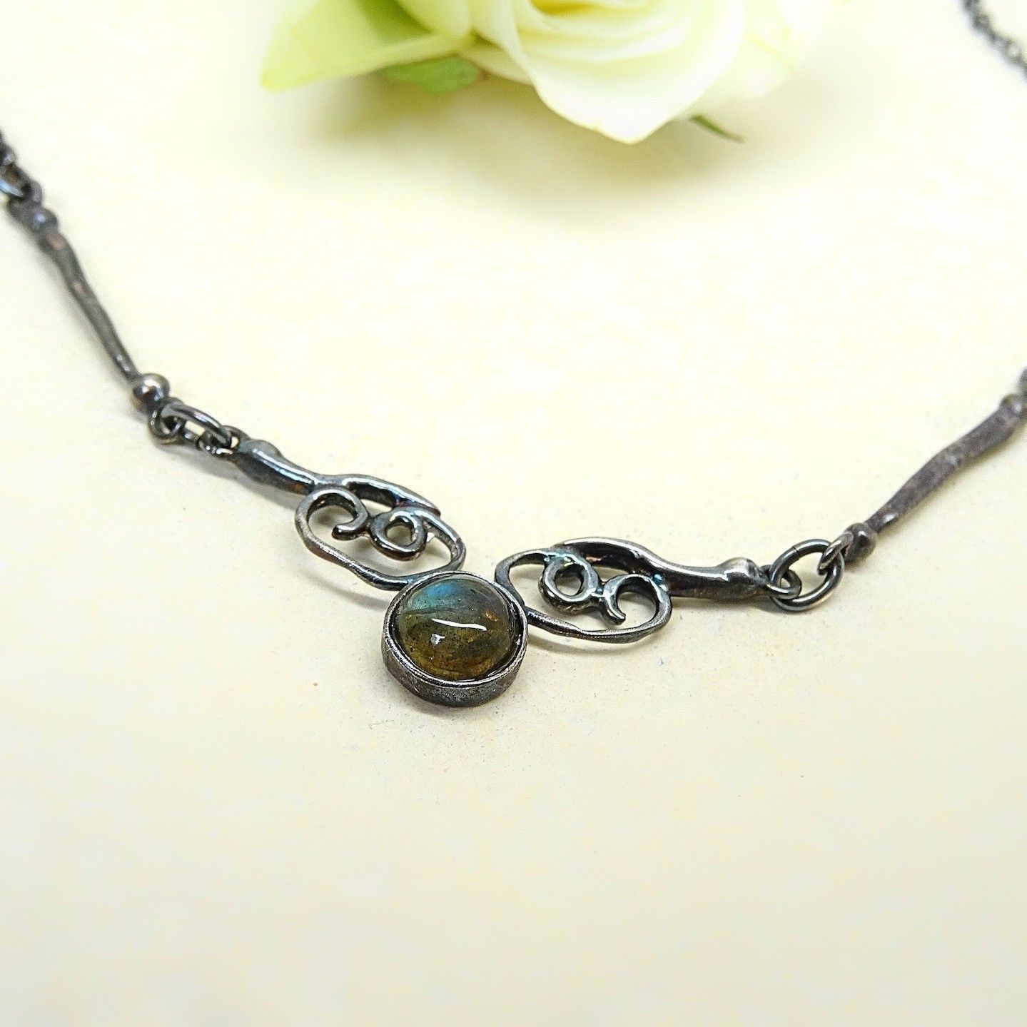 Collier en argent - pierres de zircone