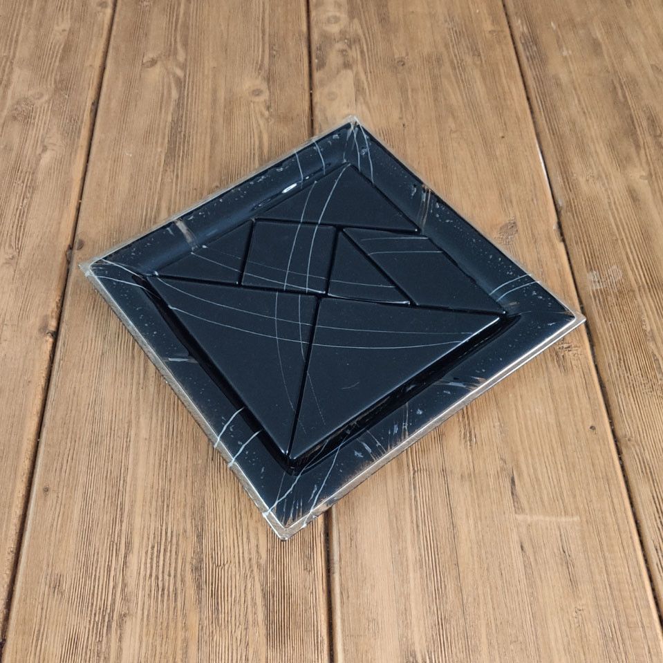 Centre de table tangram lignée noire