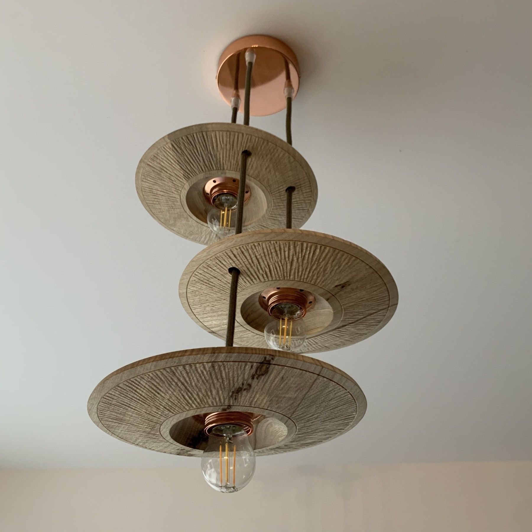 Lustre en bois de Fraké bariolé à trois lampes