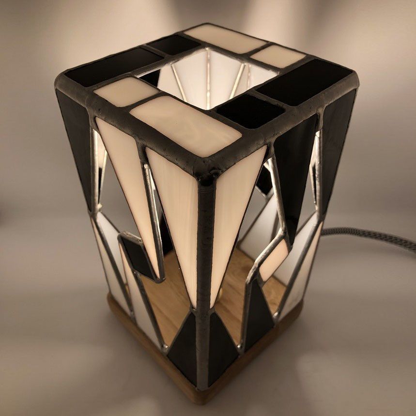 Lampe vitrail Tiffany ajourée