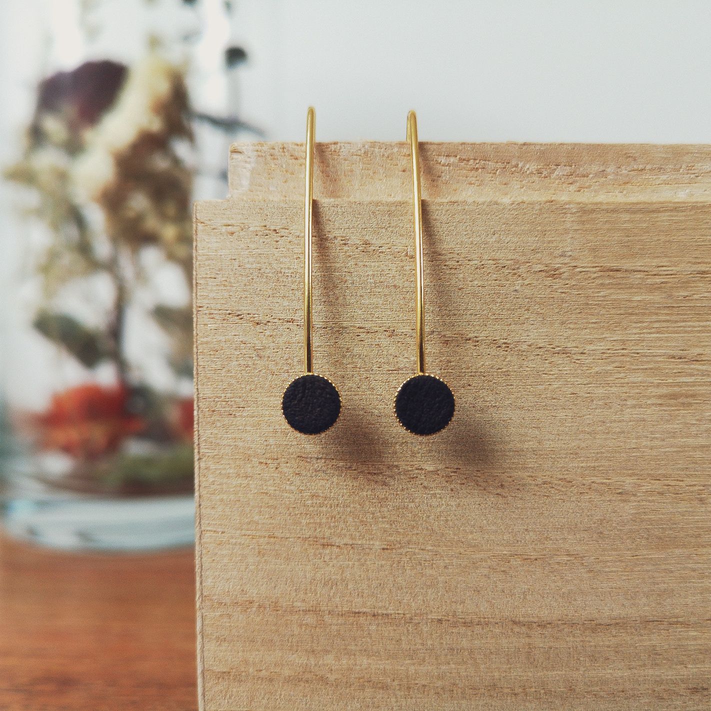 Ozalée N°1 – Boucles d’oreilles en cuir – Noir