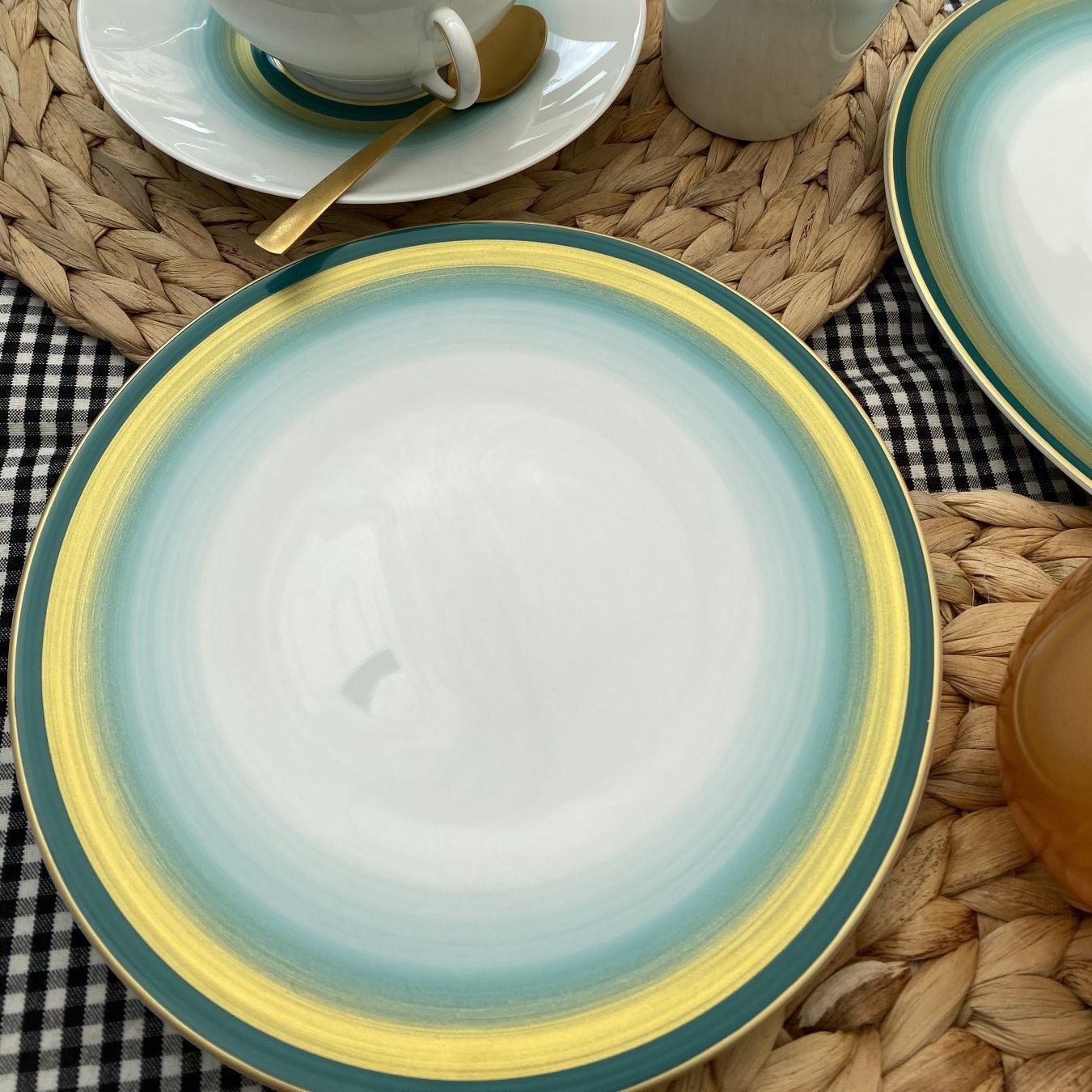 Ensemble de quatre assiettes plates Azur