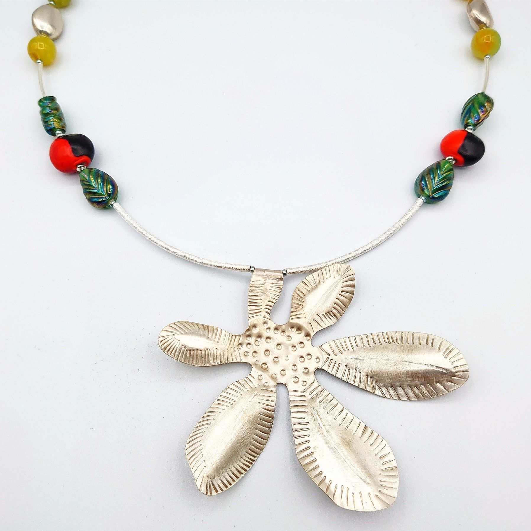 Collier Hibiscus
