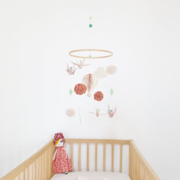 Mobile Bebe Montgolfiere Origamis Rose Pale Rose Vieilli Beige Et Vert Pastel L Atelier Des Createurs Mobile Bebe Montgolfiere Origamis Rose Pale Rose Vieilli Beige Et Vert Pastel L Atelier Des Createurs
