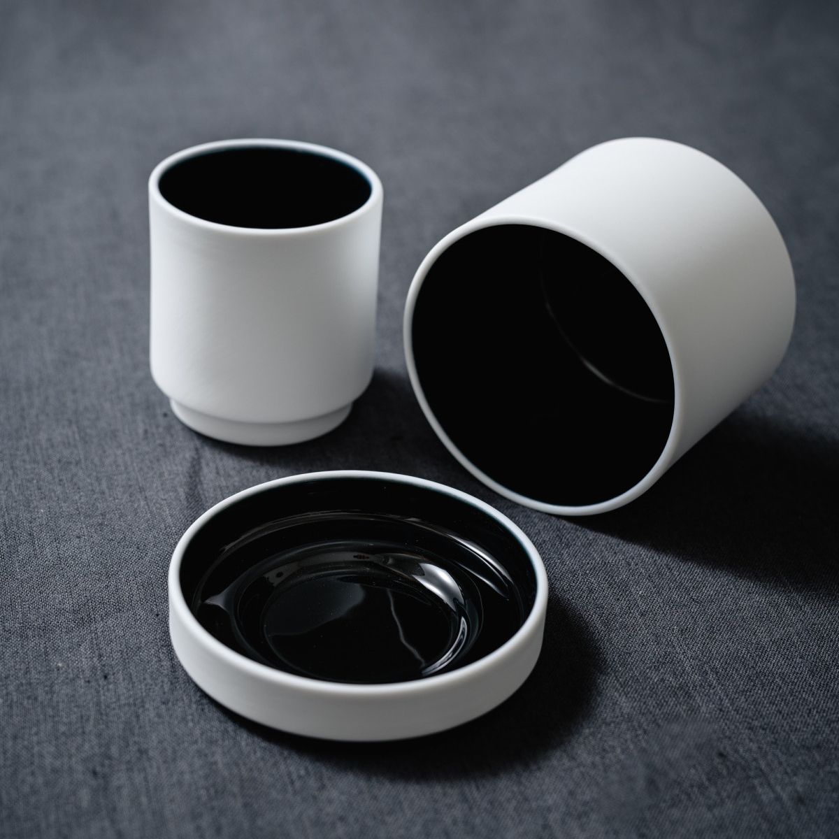 Tasses colonnade noires & blanches (set de 3)