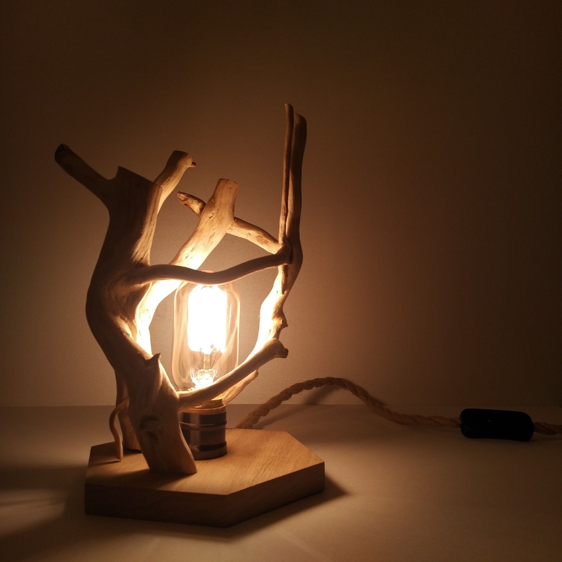 Lampe en bois - Collection chêne et lierre