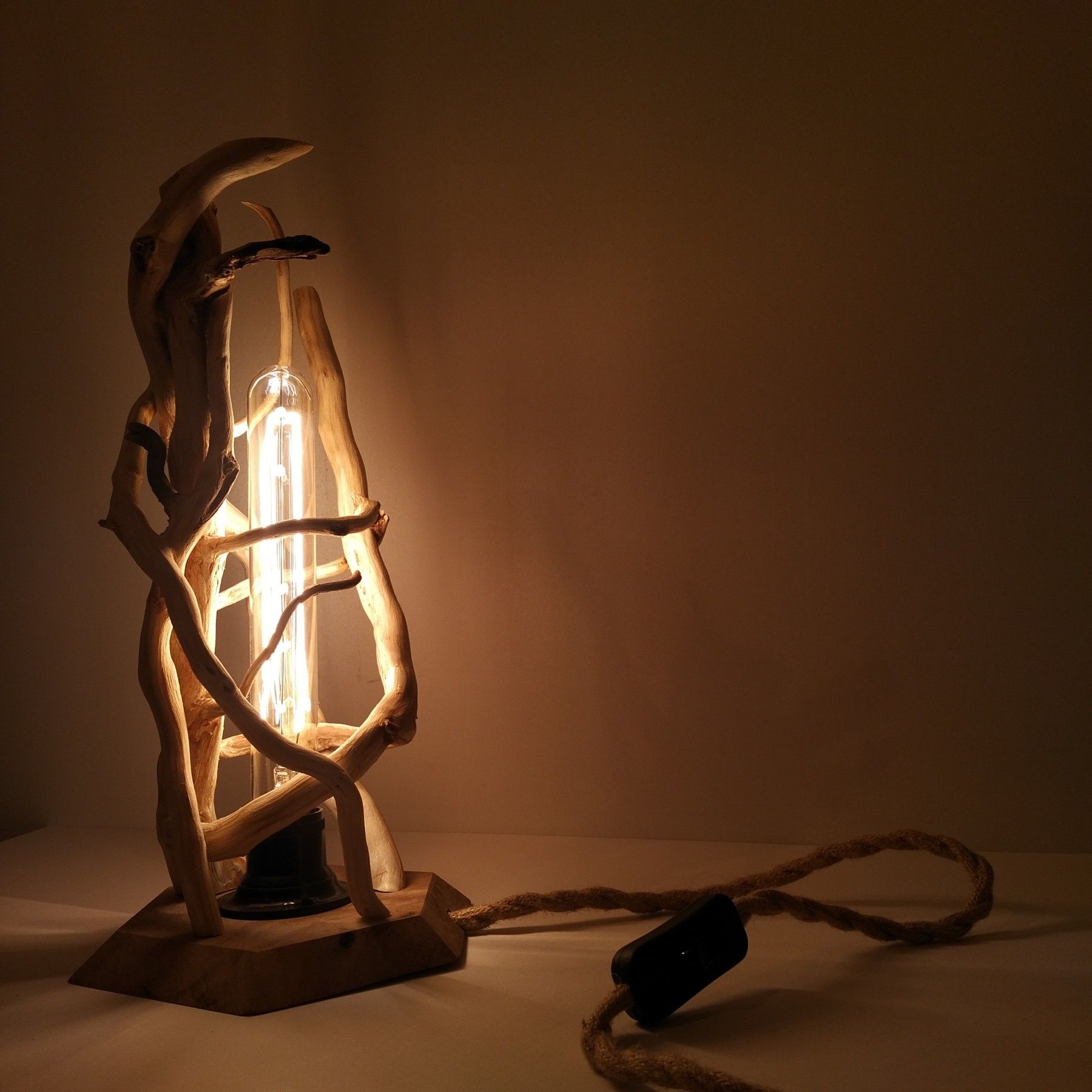 Lampe en bois - Collection chêne et lierre