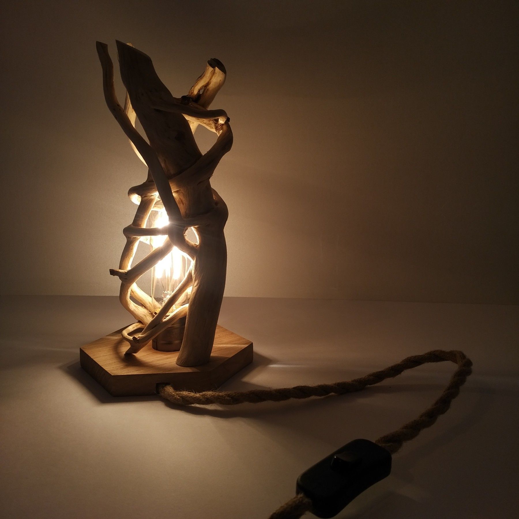 Lampe en bois - Collection chêne et lierre