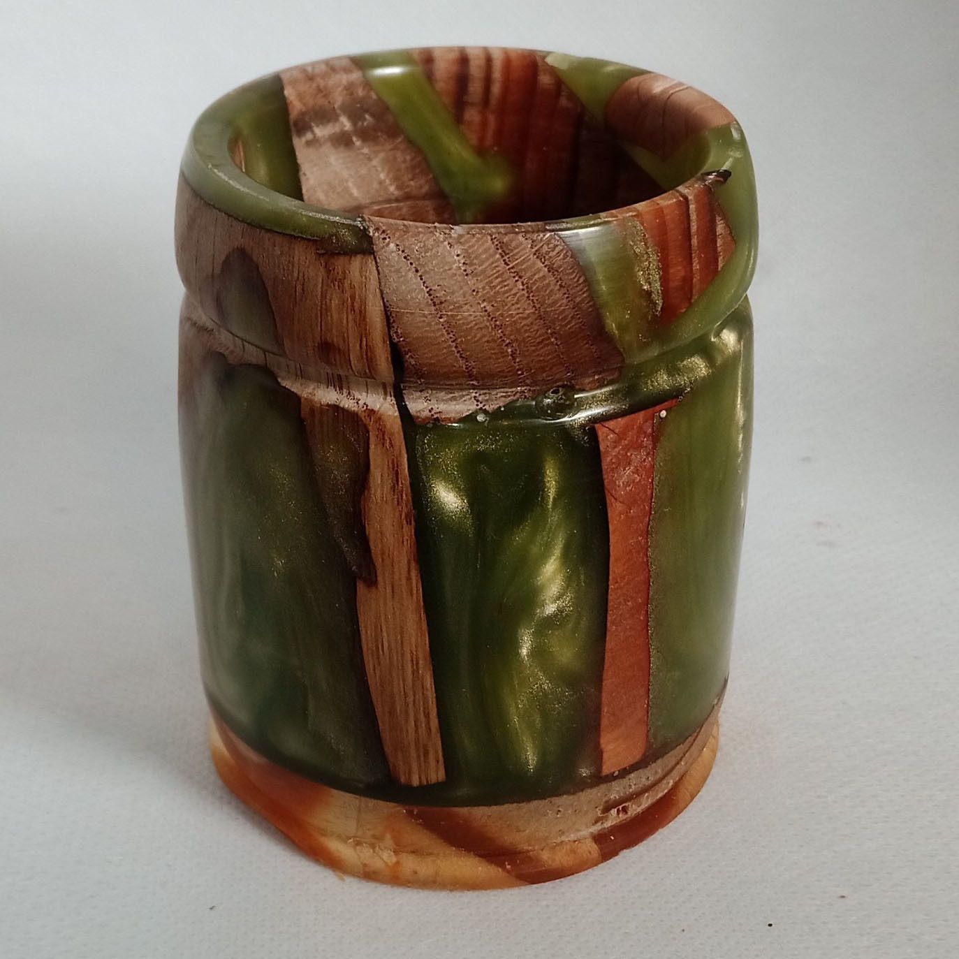 Pot 85x72 en bois tourné et résine