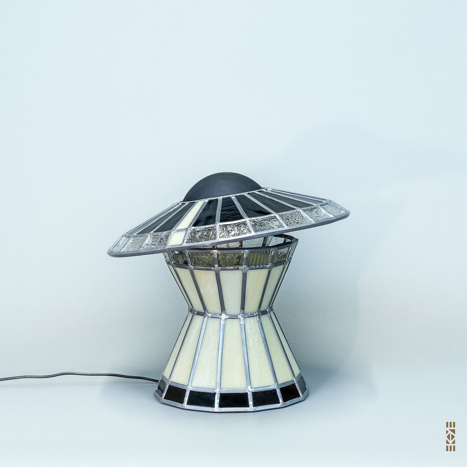 Lampe Art Déco vitrail Madame