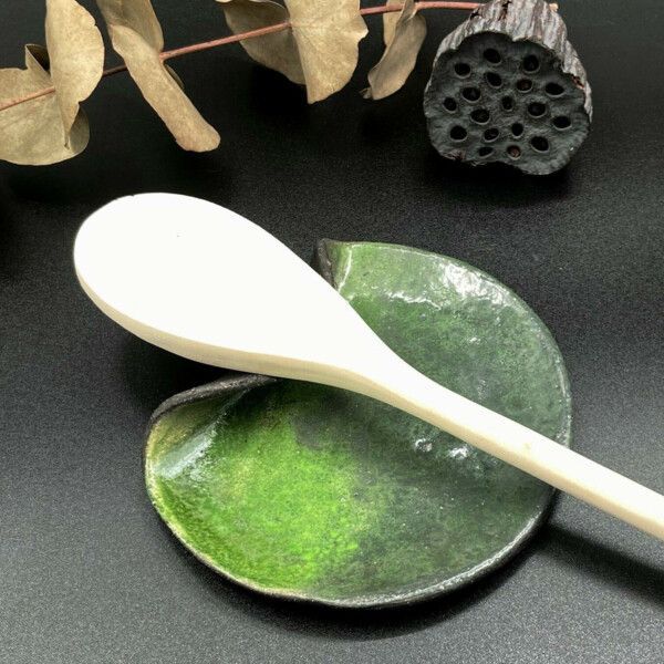 Repose cuillère ou vide poche en céramique raku, émail vert