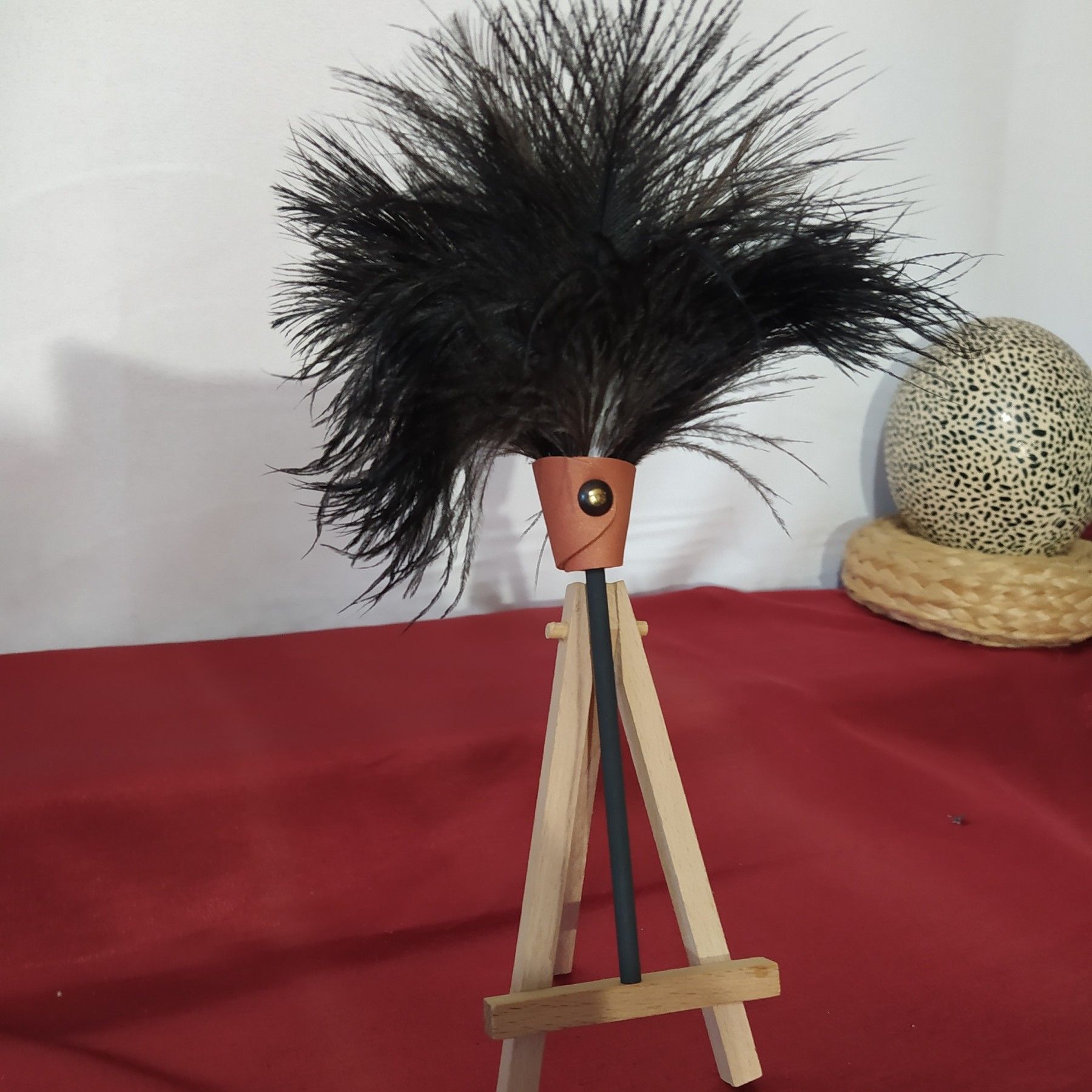 Plumeau en plumes d'autruche collection topaze manche noir