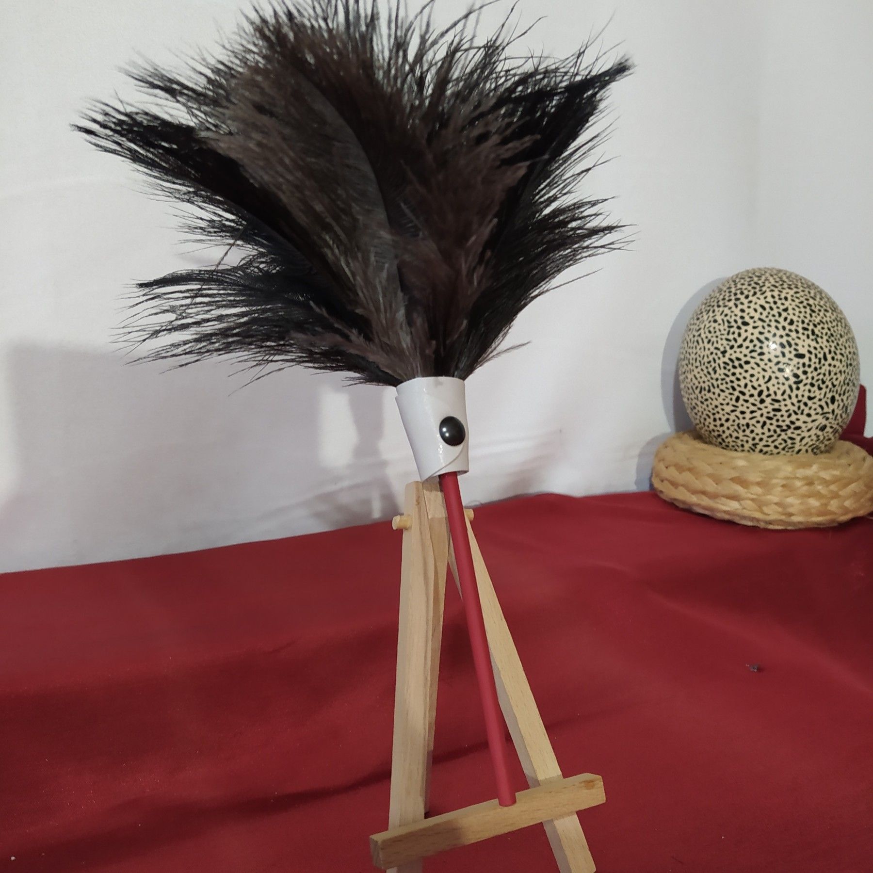 Plumeau en plumes d'autruche collection topaze manche rouge