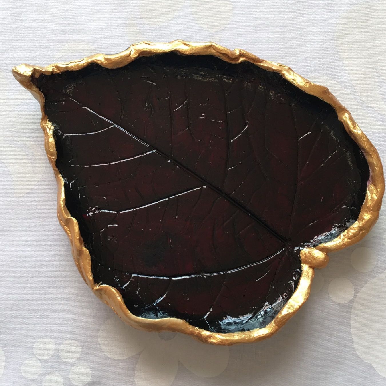 Argile durcissante peinte à la main