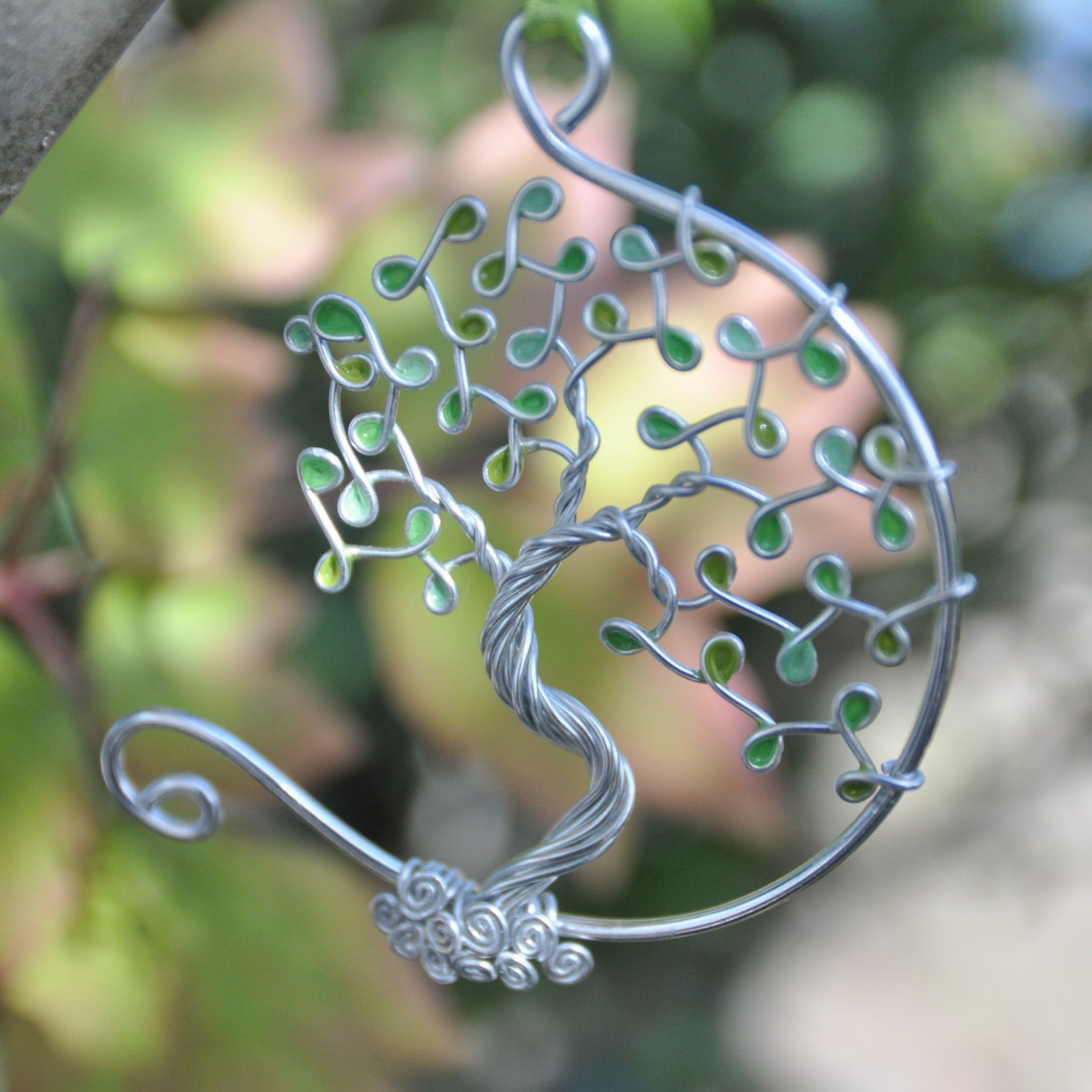 Suspension Arbre de Vie ouvert en métal argenté – Ø 7 cm