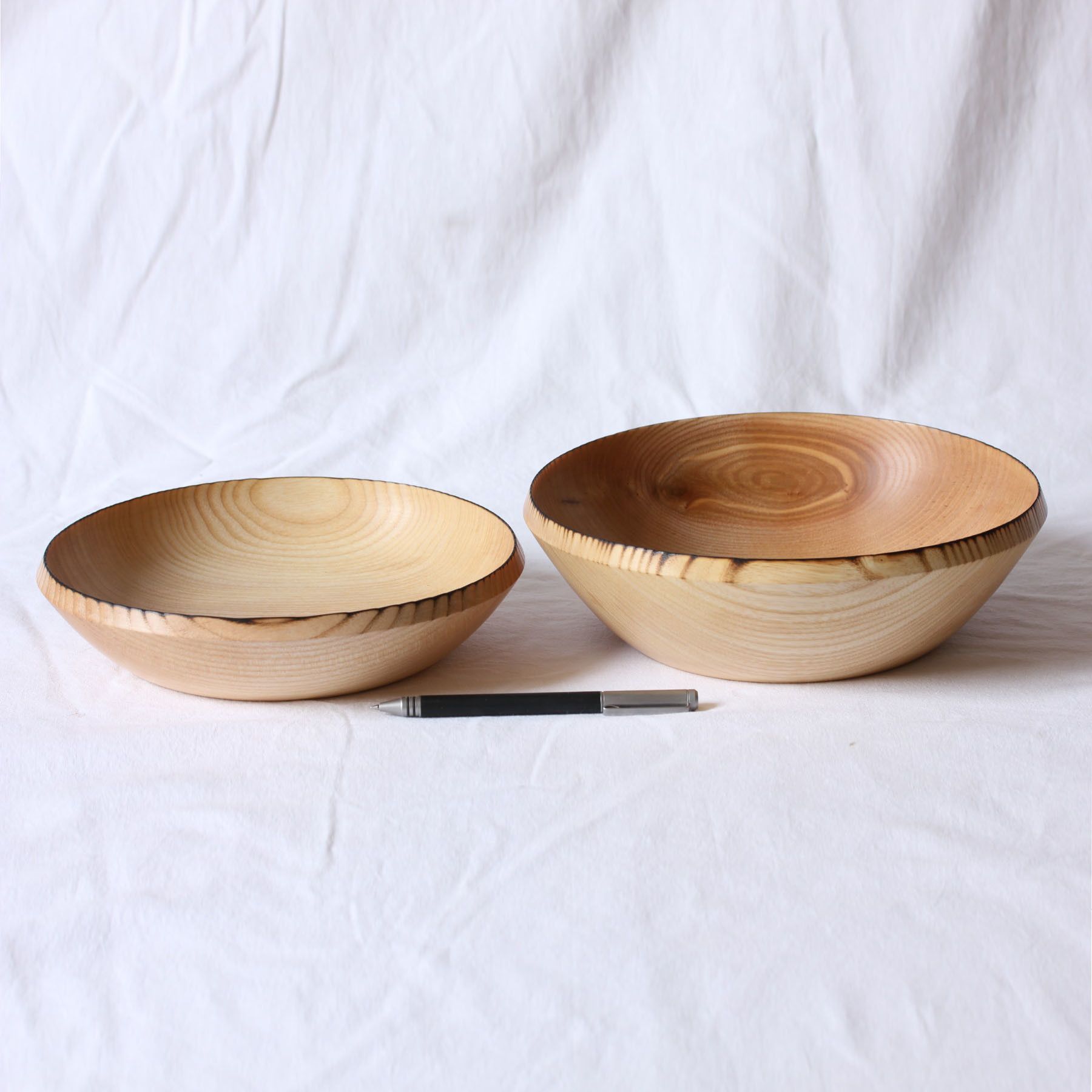 Jattes lignes noires